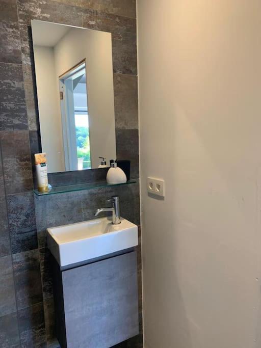 Lovely 1-Bedroom Appartement Le Joyau With Indoor Pool And Sauna Lasne Buitenkant foto