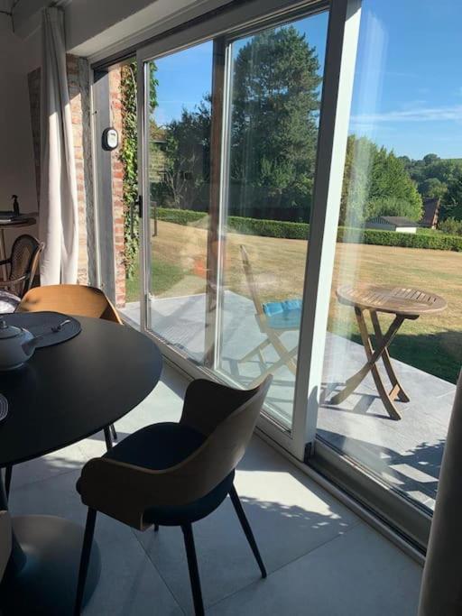 Lovely 1-Bedroom Appartement Le Joyau With Indoor Pool And Sauna Lasne Buitenkant foto