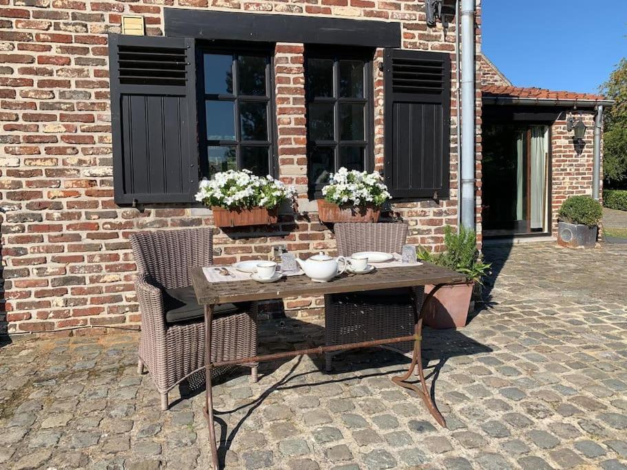 Lovely 1-Bedroom Appartement Le Joyau With Indoor Pool And Sauna Lasne Buitenkant foto