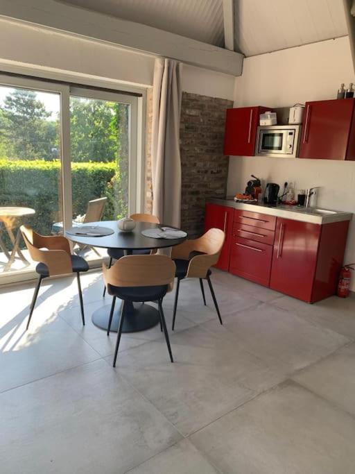 Lovely 1-Bedroom Appartement Le Joyau With Indoor Pool And Sauna Lasne Buitenkant foto